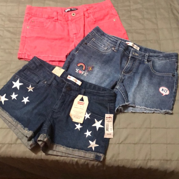 girls levi shorts